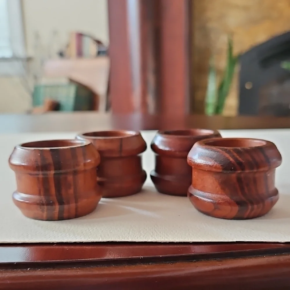 VTG Gorgeous Wood Napkin Rings Set of 4 Brown Mid Century Modern